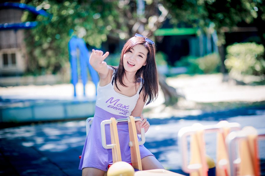 凡事不要想得太复杂，手握的太紧，东西会碎，手会疼。